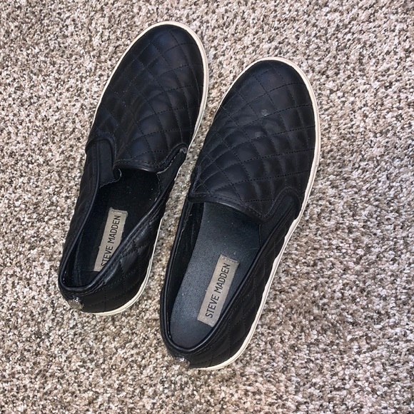 Steve Madden Slip on shoes size 8 - Picture 1 of 4